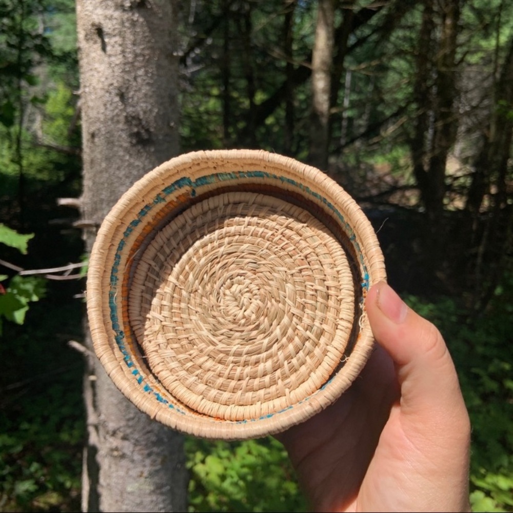 Beautiful Boho Woven Rattan Coaster Set with Container - Picture 3 of 8